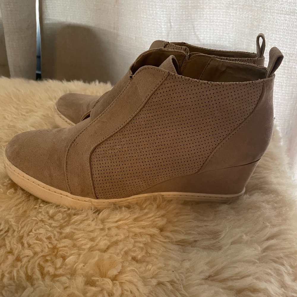 A New Day sneaker/bootie wedge